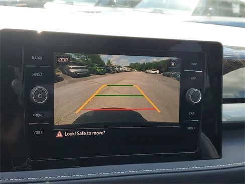 New 2025 Volkswagen Taos SEL image 29