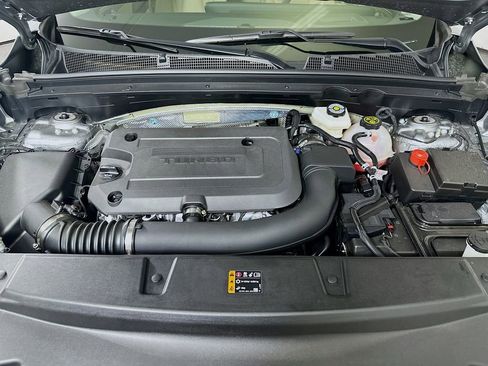 Used 2025 Buick Envision Preferred AWD/4WD image 9