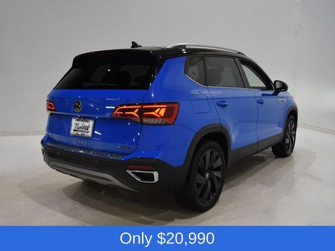 Used 2023 Volkswagen Taos SE image 4