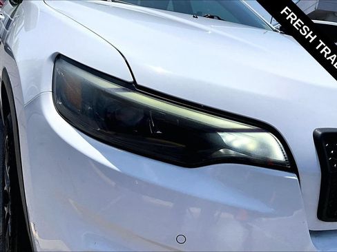 Used 2019 Jeep Cherokee Limited w/ Technology Group AWD/4WD image 30