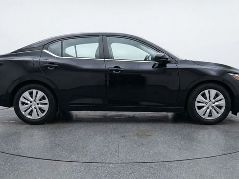 Used 2025 Nissan Sentra S FWD image 11