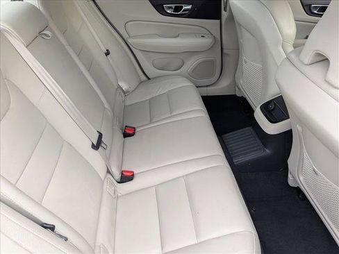 Used 2023 Volvo S60 T8 Plus image 21