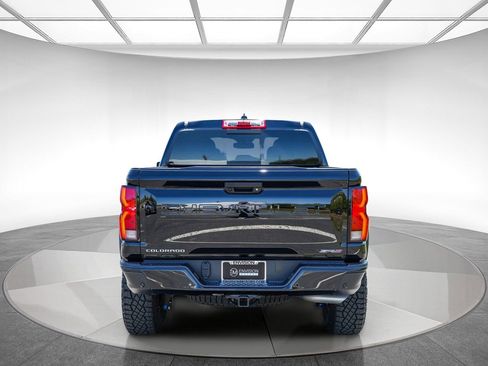 Used 2025 Chevrolet Colorado ZR2 w/ Technology Package AWD/4WD image 3