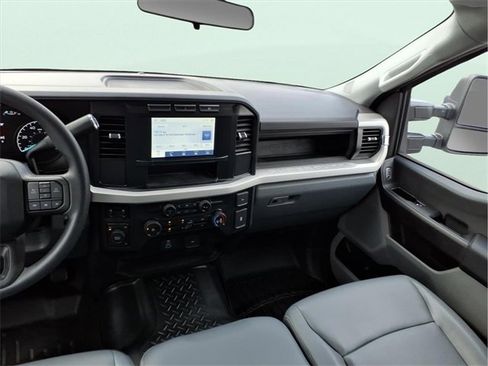 Used 2023 Ford F250 XL w/ Snow Plow/Camper Package image 16