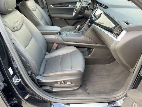 Certified 2023 Cadillac XT6 Premium Luxury w/ Technology Package image 29