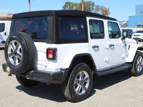 Used 2022 Jeep Wrangler Unlimited Sahara AWD/4WD image 4