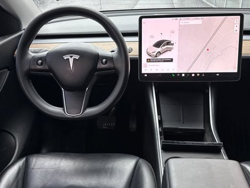 Used 2021 Tesla Model Y Long Range image 13
