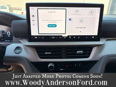 Used 2025 Ford Explorer Active RWD image 12