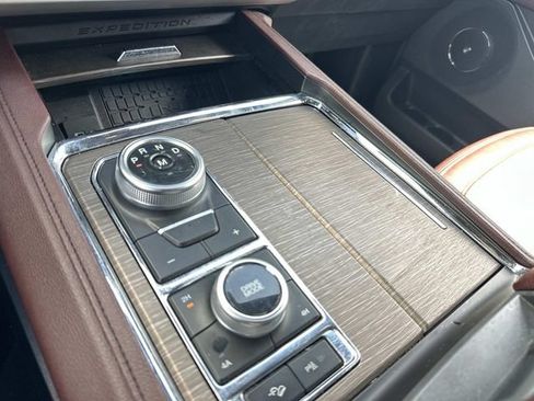 Certified 2024 Ford Expedition Limited AWD/4WD image 32