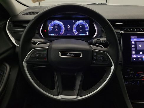 Used 2024 Jeep Grand Cherokee Laredo RWD image 22