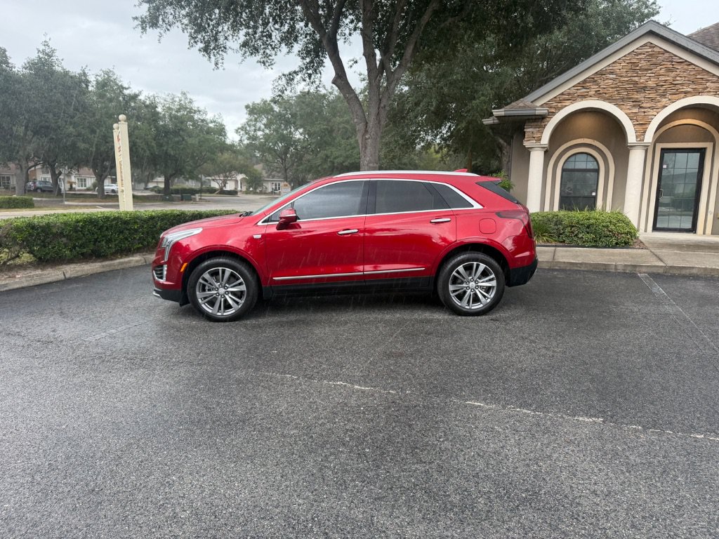Used 2024 Cadillac XT5 Premium Luxury w/ Technology Package FWD image 1