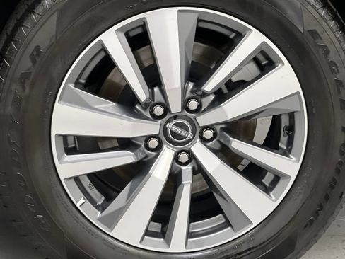 Used 2025 Nissan Pathfinder SL FWD image 77