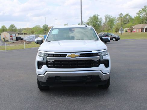 Used 2023 Chevrolet Silverado 1500 LT w/ Z71 Off-Road Package AWD/4WD image 3