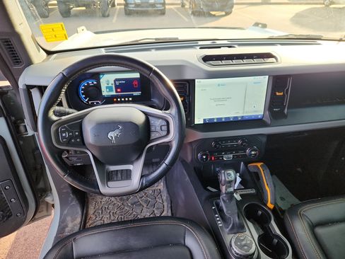 Used 2023 Ford Bronco Badlands w/ Sasquatch Package image 11