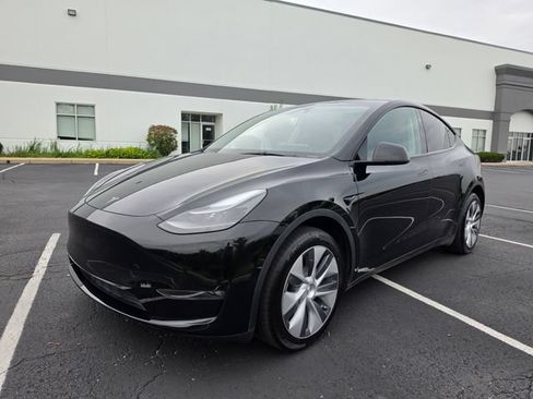 Used 2023 Tesla Model Y Long Range AWD/4WD image 13