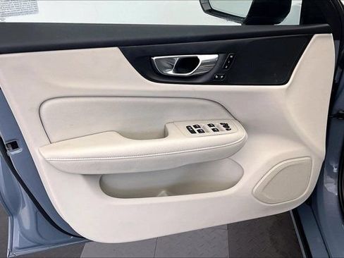 Used 2022 Volvo S60 B5 Momentum FWD image 26