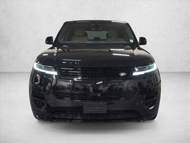 Used 2025 Land Rover Range Rover Sport Dynamic SE AWD/4WD image 2