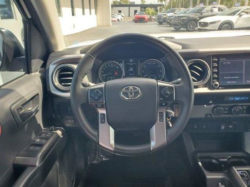 Used 2022 Toyota Tacoma SR5 w/ Technology Package RWD image 16