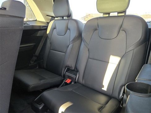 Used 2019 Volvo XC90 T6 Momentum w/ Advanced Package image 5