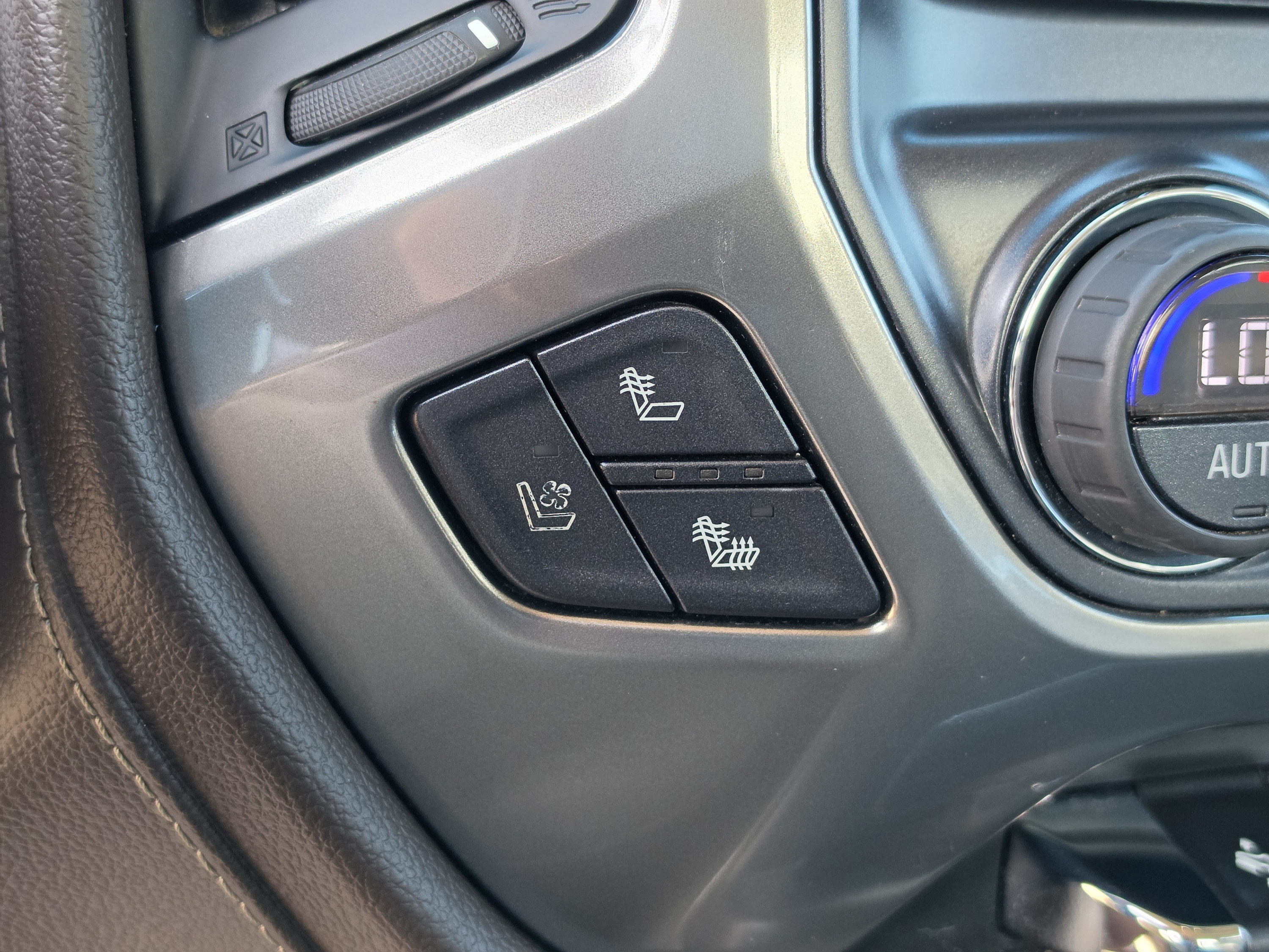 Used 2018 Chevrolet Silverado 2500 LTZ w/ Duramax Plus Package AWD/4WD image 31