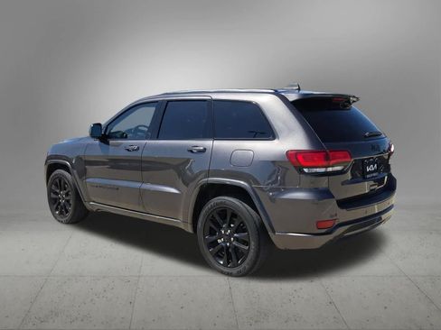 Used 2019 Jeep Grand Cherokee Altitude RWD image 4