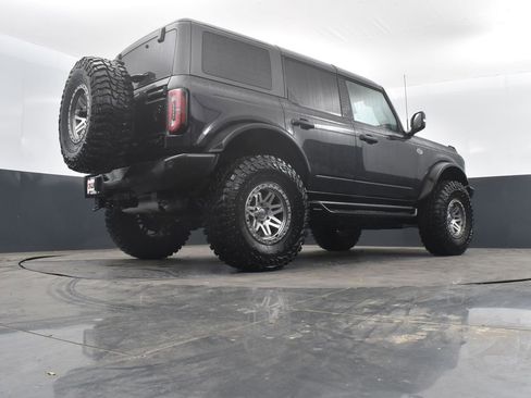 Used 2024 Ford Bronco Wildtrak image 38