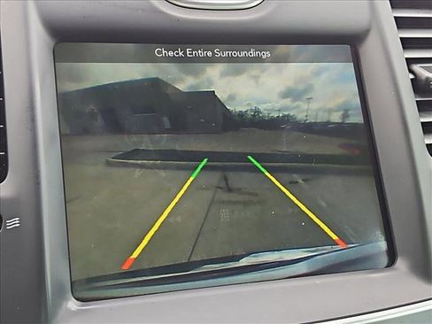 Used 2018 Chrysler 300 Touring L image 14