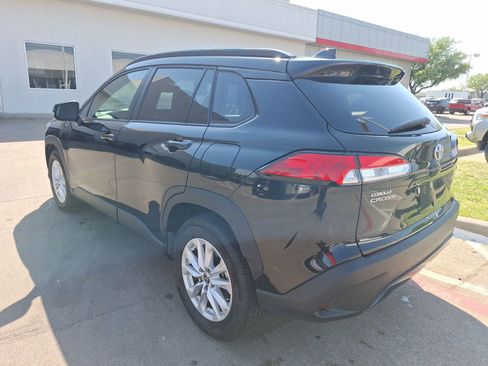 Used 2023 Toyota Corolla Cross LE image 11