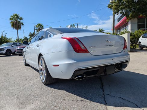 Used 2017 Jaguar XJ L Portfolio RWD image 10