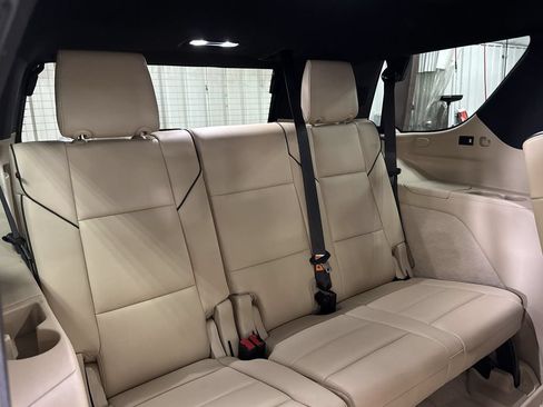 Used 2022 Cadillac Escalade Premium Luxury w/ Performance Package AWD/4WD image 31