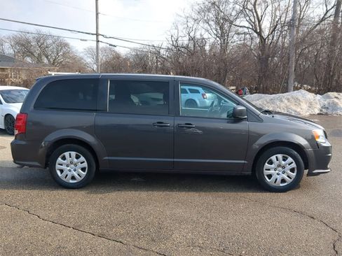 Used 2018 Dodge Grand Caravan SE image 15