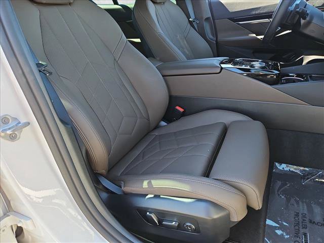 Used 2026 BMW 530i w/ M Sport Package RWD image 21
