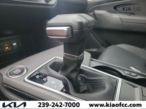Certified 2026 Kia Sportage EX w/ EX Panorama Roof Package FWD image 32