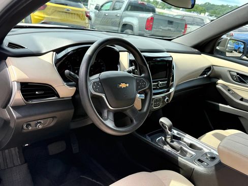 Certified 2022 Chevrolet Traverse LS w/ LPO, Floor Liner Package AWD/4WD image 11
