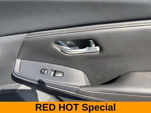 Used 2024 Nissan Sentra SV image 38