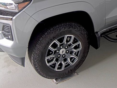 Used 2024 Chevrolet Colorado Z71 w/ Z71 Convenience Package 2 image 7