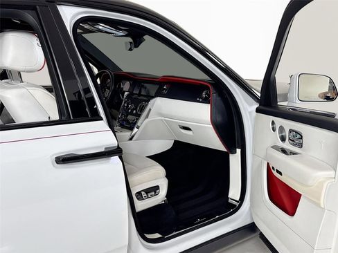 Used 2021 Rolls-Royce Cullinan AWD/4WD image 37