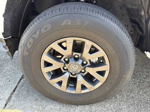 Used 2023 Toyota Tacoma SR5 RWD image 10