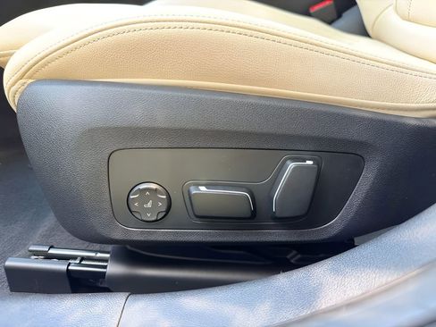 New 2026 BMW 330i Sedan w/ M Sport Package RWD image 10