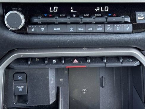 Used 2025 Toyota Tundra Limited w/ Power Package image 20