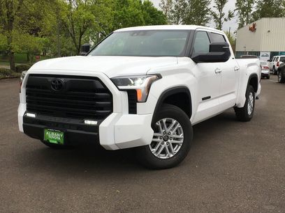 New 2026 Toyota Tundra SR5 w/ SR5 Premium Package
