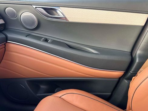 Used 2025 Genesis GV80 3.5T Prestige image 23