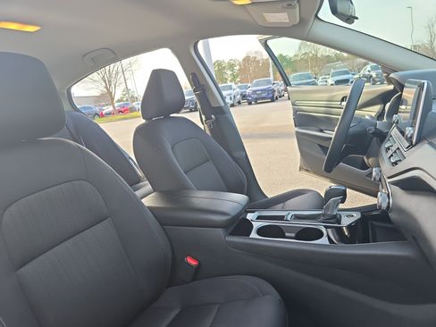 Used 2024 Nissan Altima 2.5 SV image 10