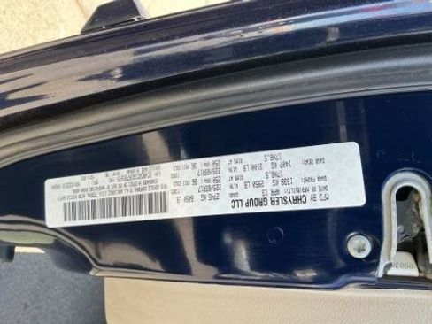 Used 2013 Dodge Grand Caravan SXT w/ UConnect Hands-Free Group image 18