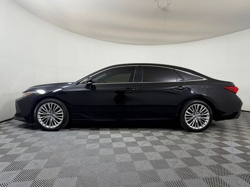 Used 2019 Toyota Avalon Limited w/ Advanced Safety Package image 2