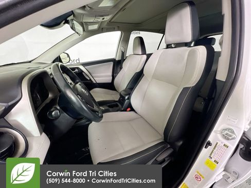 Used 2017 Toyota RAV4 XLE FWD image 23