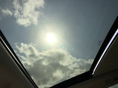 Used 2021 GMC Yukon Denali w/ Denali Premium Package image 25