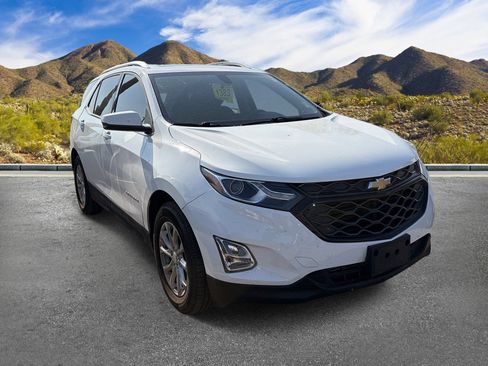 Used 2018 Chevrolet Equinox LT w/ Sun & Infotainment Package FWD image 3