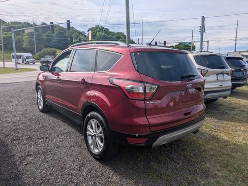 Used 2018 Ford Escape SE FWD image 3