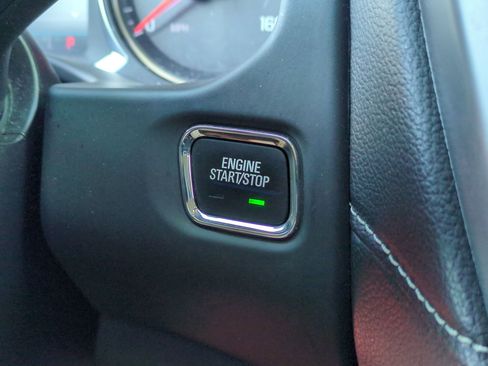 Certified 2023 GMC Acadia SLE w/ Driver Convenience Package image 16